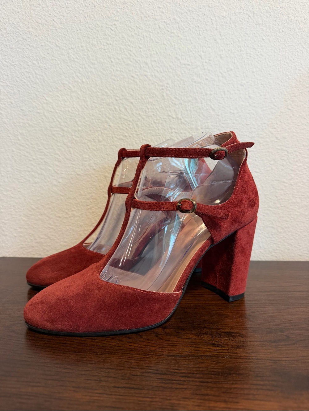 Sundance Red Suede look T‑Strap Block Heel Pumps
